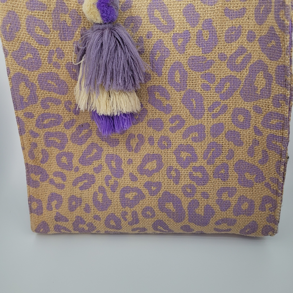 America & Beyond Lilac Chèetah Tote With Crossbody Strap